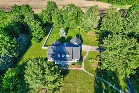 A home in Taymouth Twp