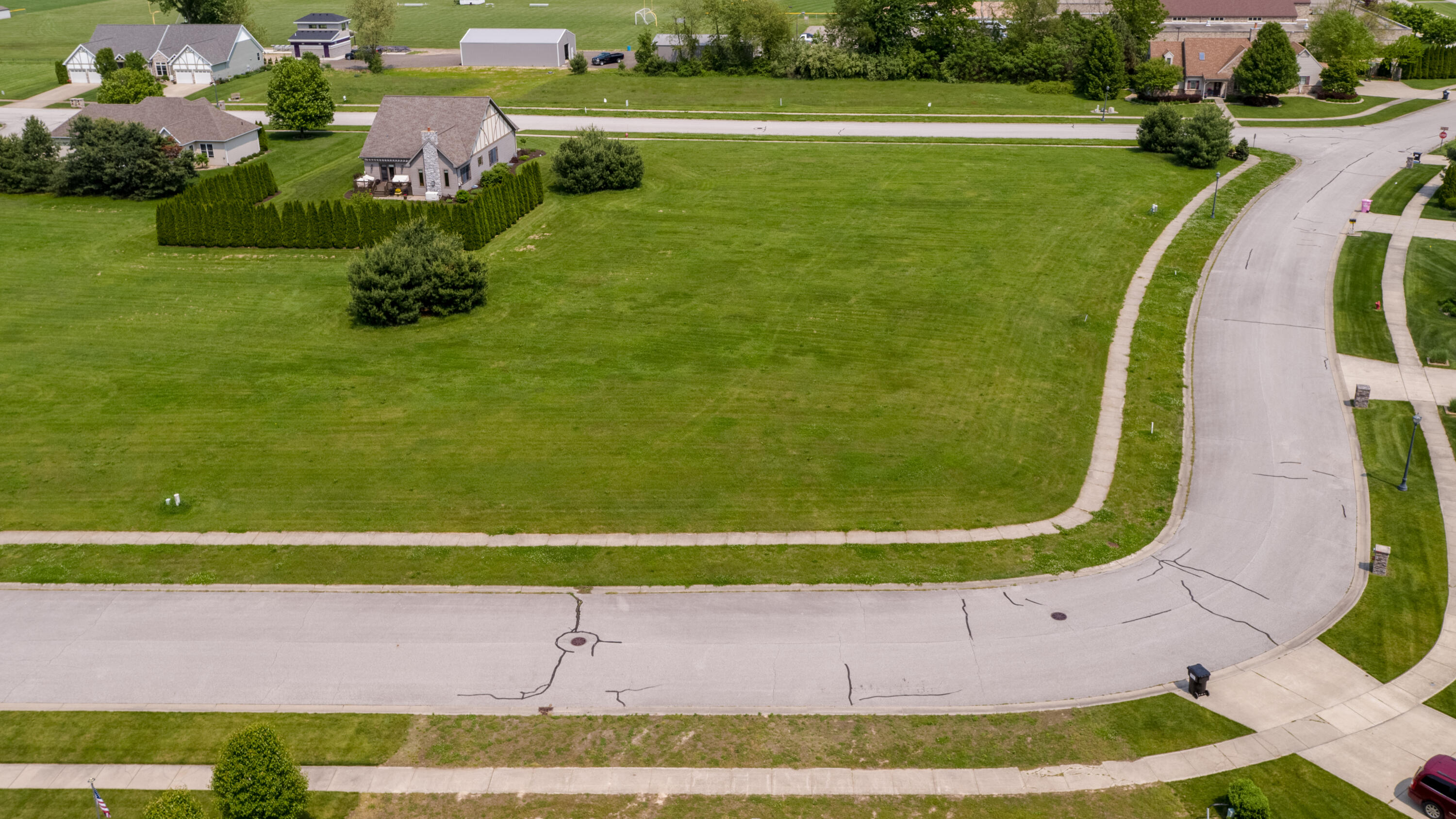 4674 &4676 Luther Path