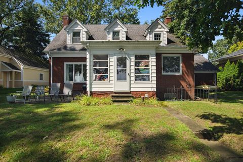 A home in Bloomfield Twp