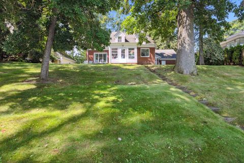 A home in Bloomfield Twp