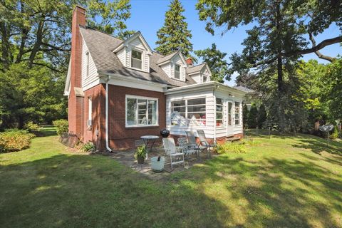 A home in Bloomfield Twp