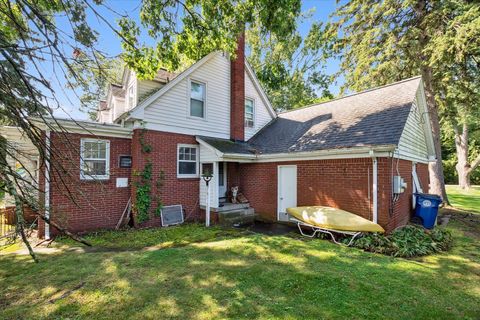 A home in Bloomfield Twp