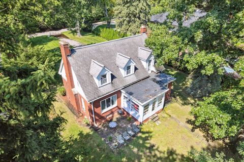 A home in Bloomfield Twp