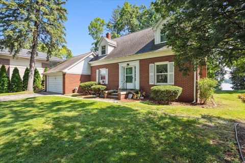 A home in Bloomfield Twp