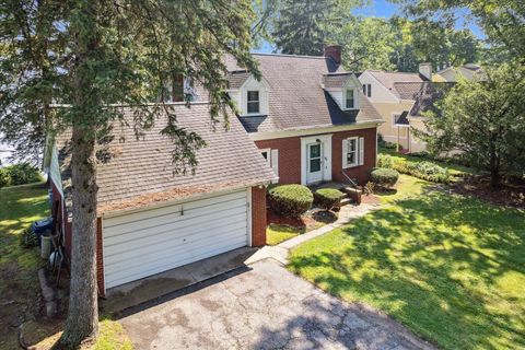 A home in Bloomfield Twp