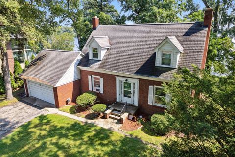 A home in Bloomfield Twp