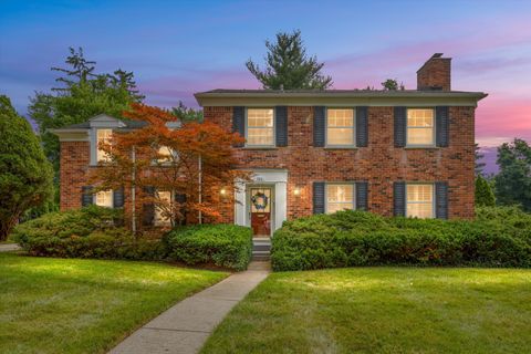 A home in Bloomfield Twp