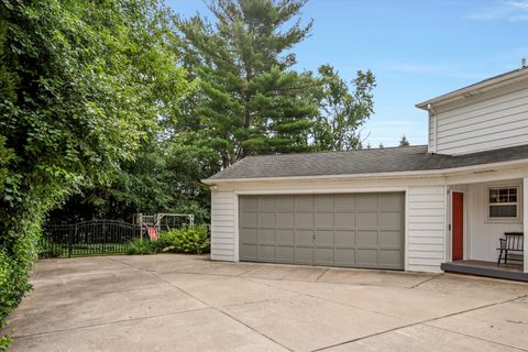 A home in Bloomfield Twp