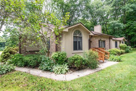 A home in West Bloomfield Twp