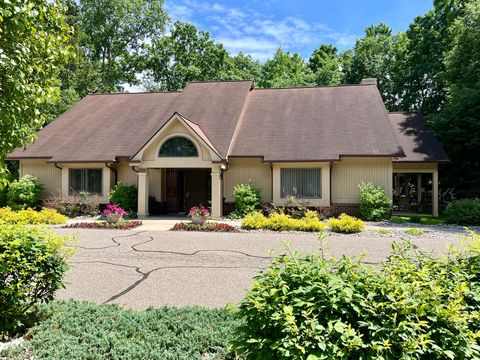 A home in West Bloomfield Twp