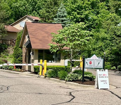 A home in West Bloomfield Twp