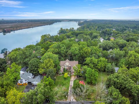 A home in Grosse Ile Twp