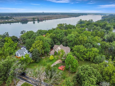 A home in Grosse Ile Twp