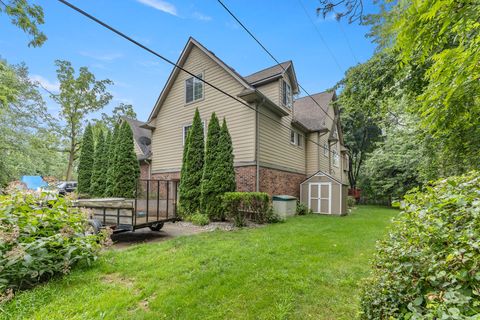 A home in Grosse Ile Twp