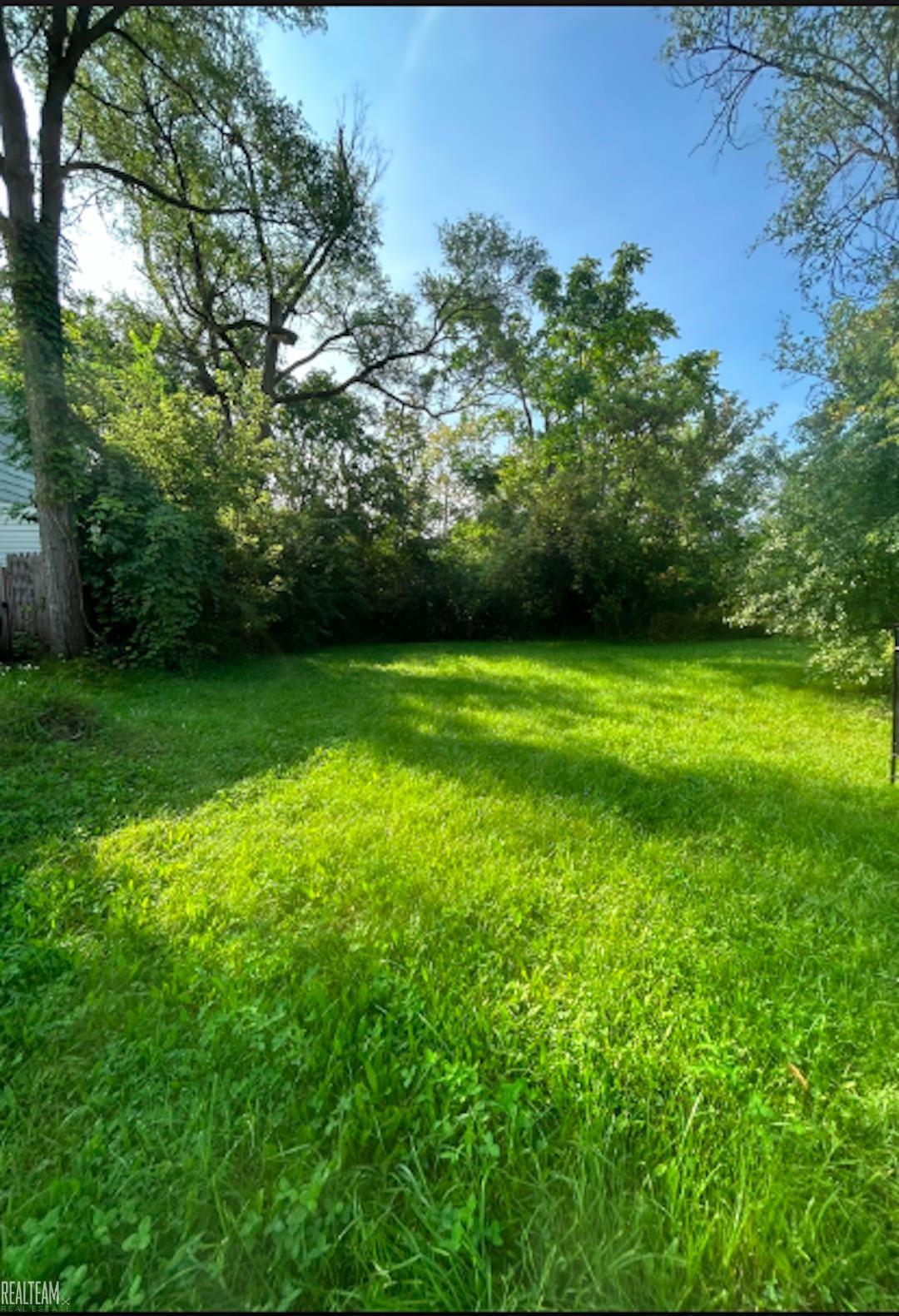 Photo 1 of 1 — 422 E Foss Avenue, Flint City, MI 48505