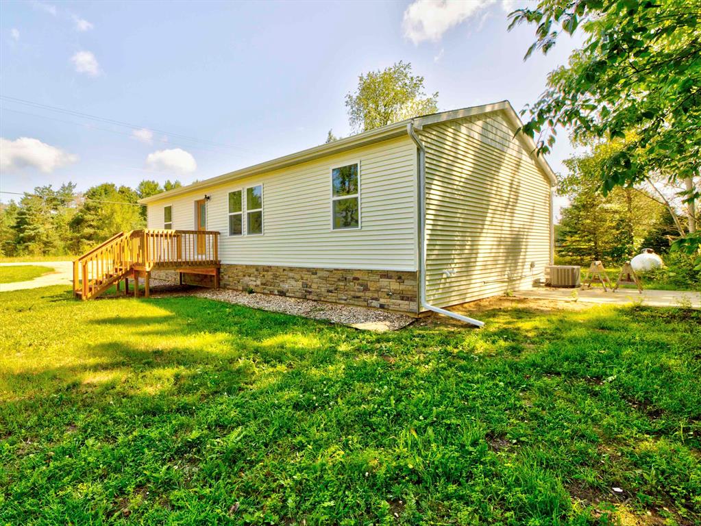 Photo 2 of 17 of 6550 Almy Road house