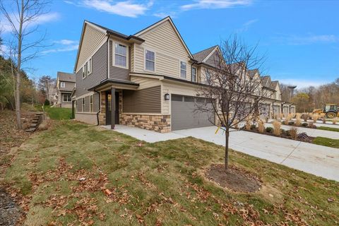 11384 Iziks Way Unit 11 Green Oak Township Livingston MI 48116