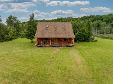 A home in Banks Twp