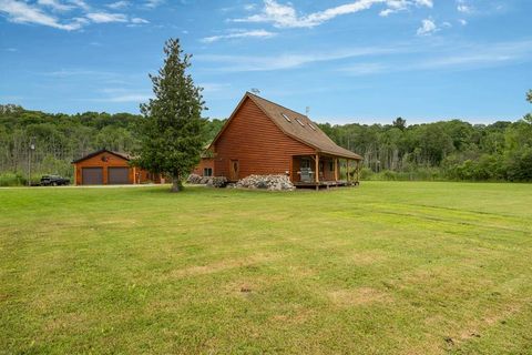 A home in Banks Twp