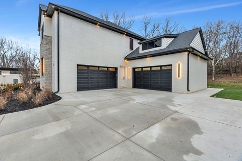 A home in Bloomfield Twp