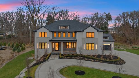 A home in Bloomfield Twp