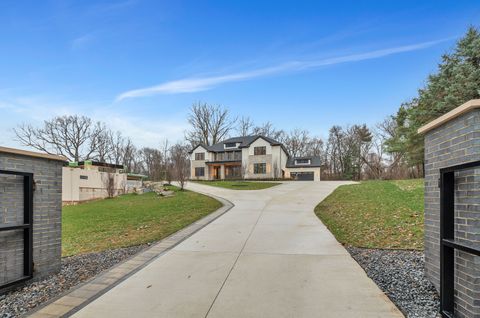 A home in Bloomfield Twp