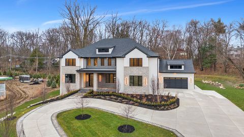 A home in Bloomfield Twp