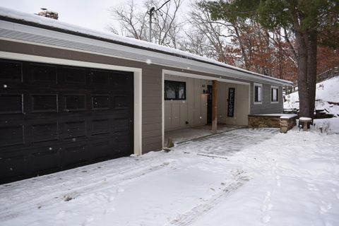 A home in Pleasant Plains Twp