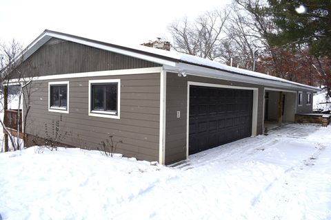 A home in Pleasant Plains Twp