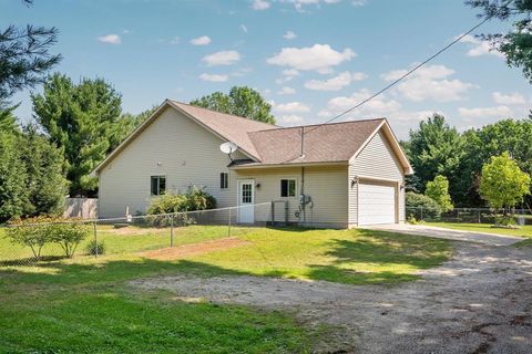 A home in Clam Lake Twp