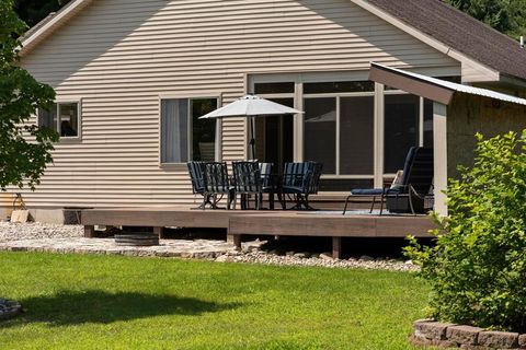 A home in Clam Lake Twp