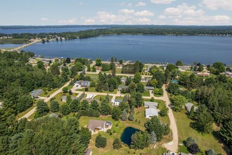 A home in Clam Lake Twp