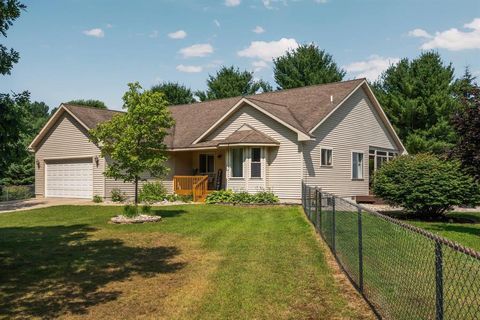 A home in Clam Lake Twp