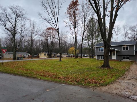 A home in Kalkaska Twp