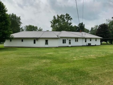 A home in White Pigeon Vlg