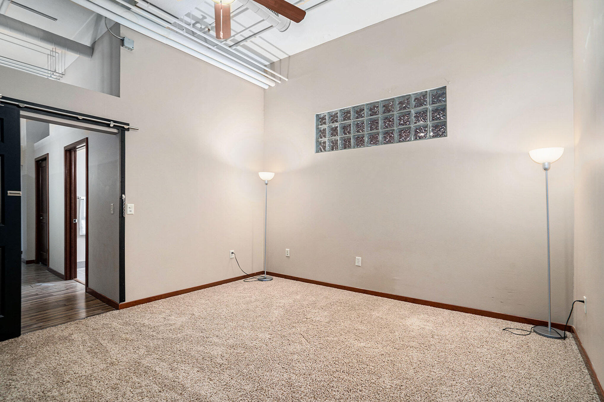 Kalamazoo, Michigan 49007, United States, 2 Bedrooms Bedrooms, ,2 BathroomsBathrooms,Residential,Pending,3874