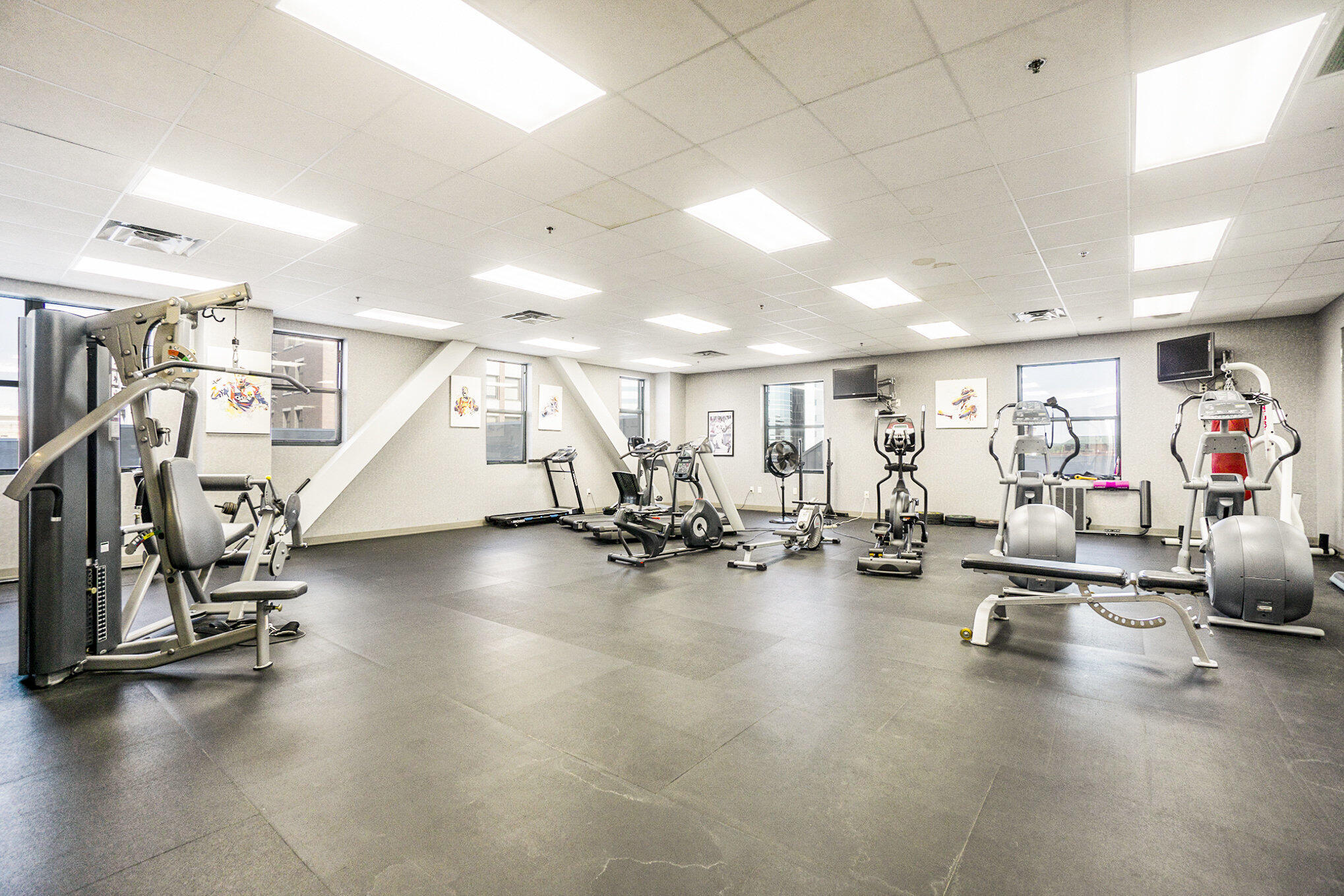 Kalamazoo, Michigan 49007, United States, 2 Bedrooms Bedrooms, ,2 BathroomsBathrooms,Residential,Pending,3874