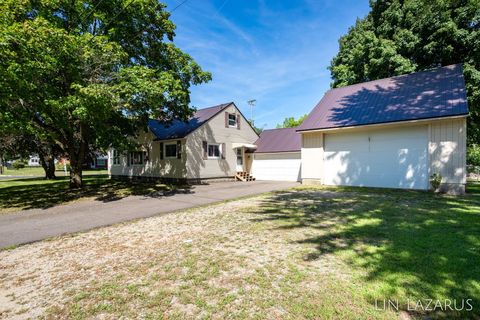 A home in Pennfield Twp