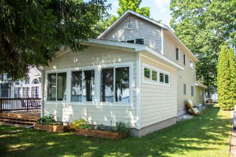 A home in Lyon Twp