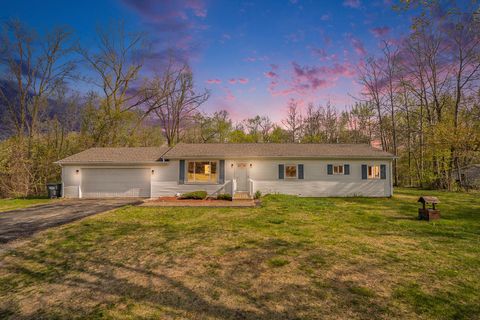 A home in South Haven Twp