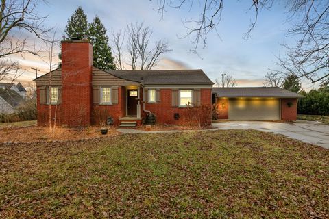A home in GrosseIleTownship_Wayne