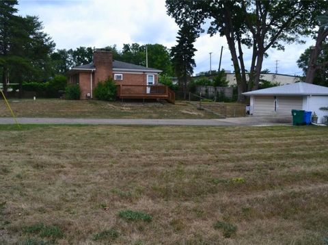 A home in Commerce Twp