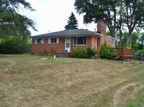 A home in Commerce Twp