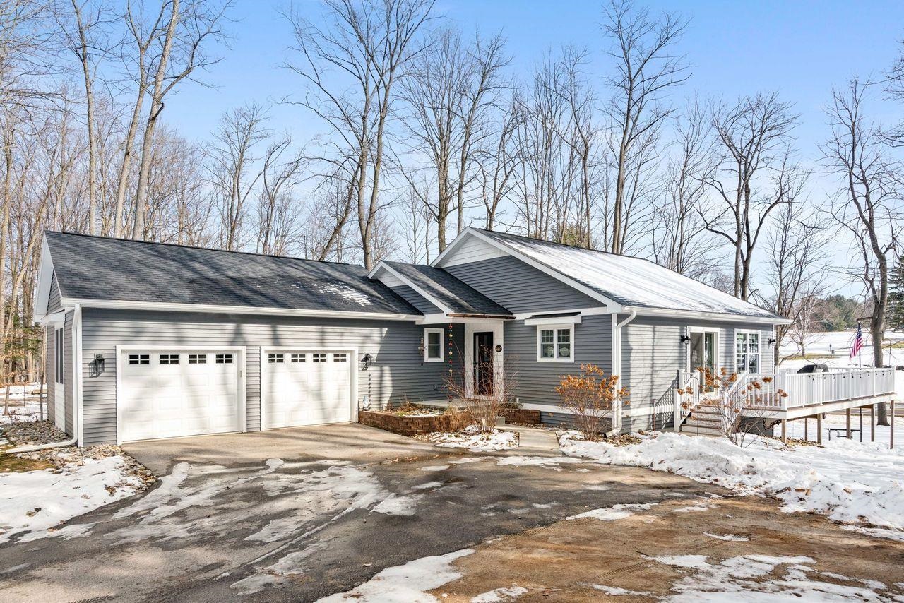 4532 Valley View