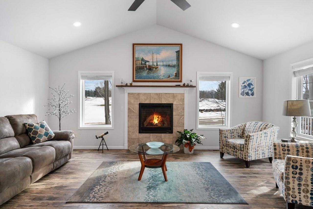 4532 Valley View