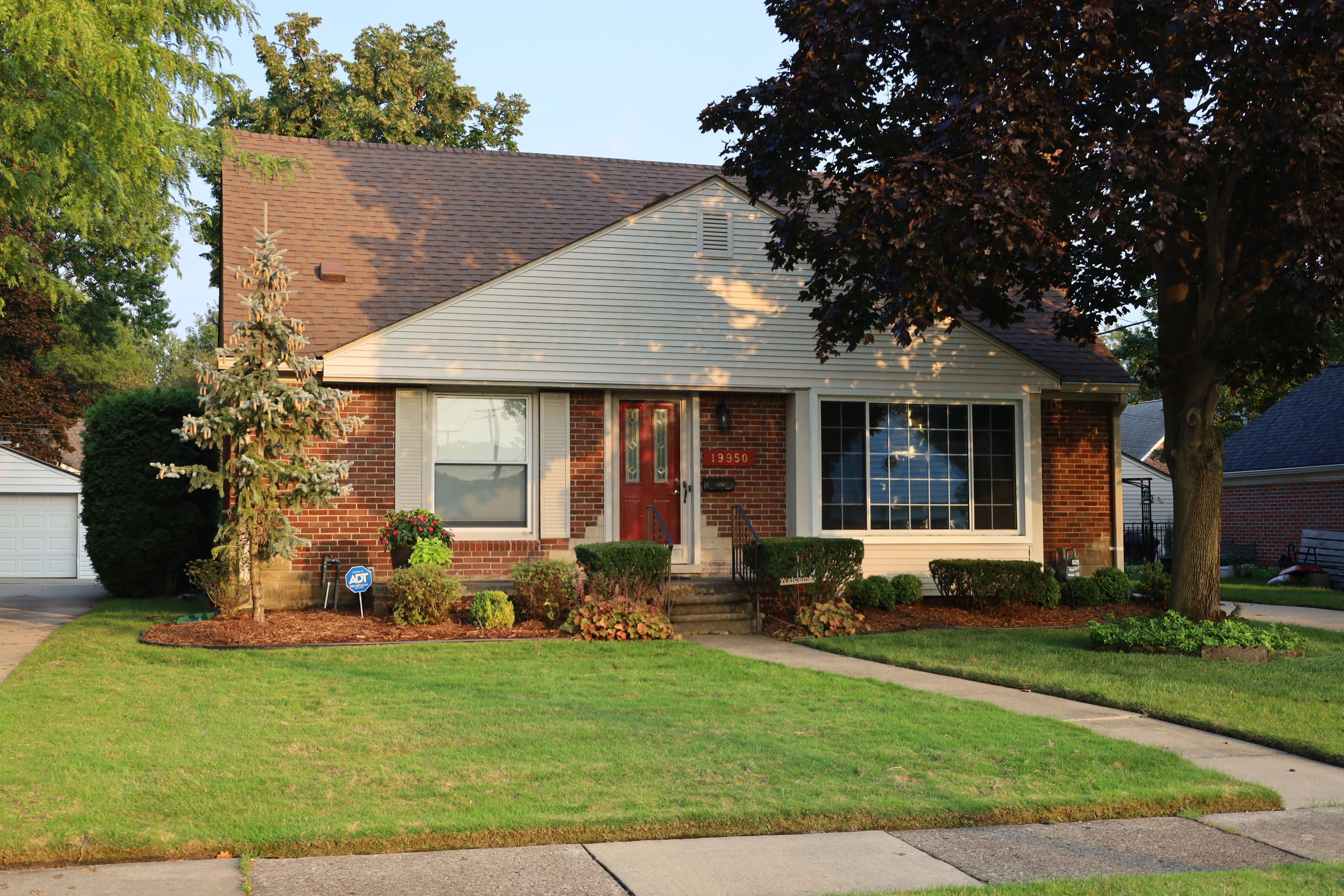 View Grosse Pointe Woods, MI 48236 house