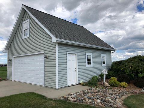 A home in Blumfield Twp