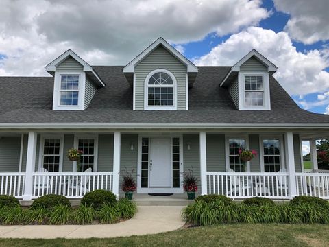 A home in Blumfield Twp