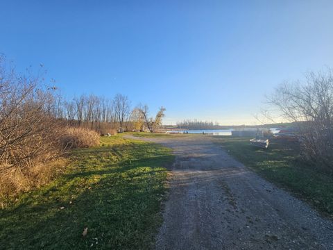 A home in Putnam Twp