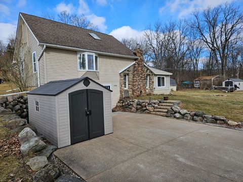 A home in Putnam Twp